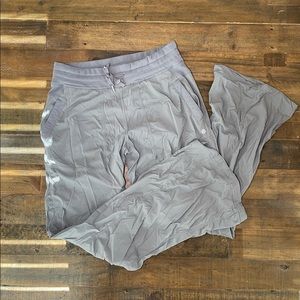 Lulu dance studio mid rise pant size 8